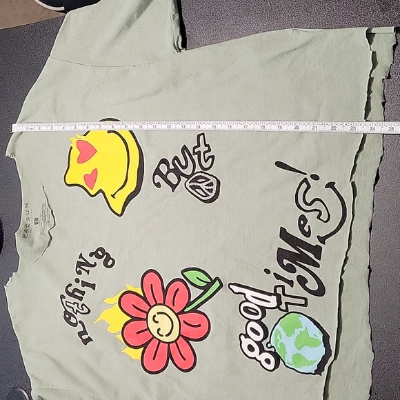 PacSun Olive Raw edges Graphic Tshirts - Picture 8 of 8